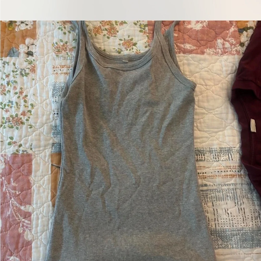 Gray Ribbed Tank Top - Picture 2 of 3